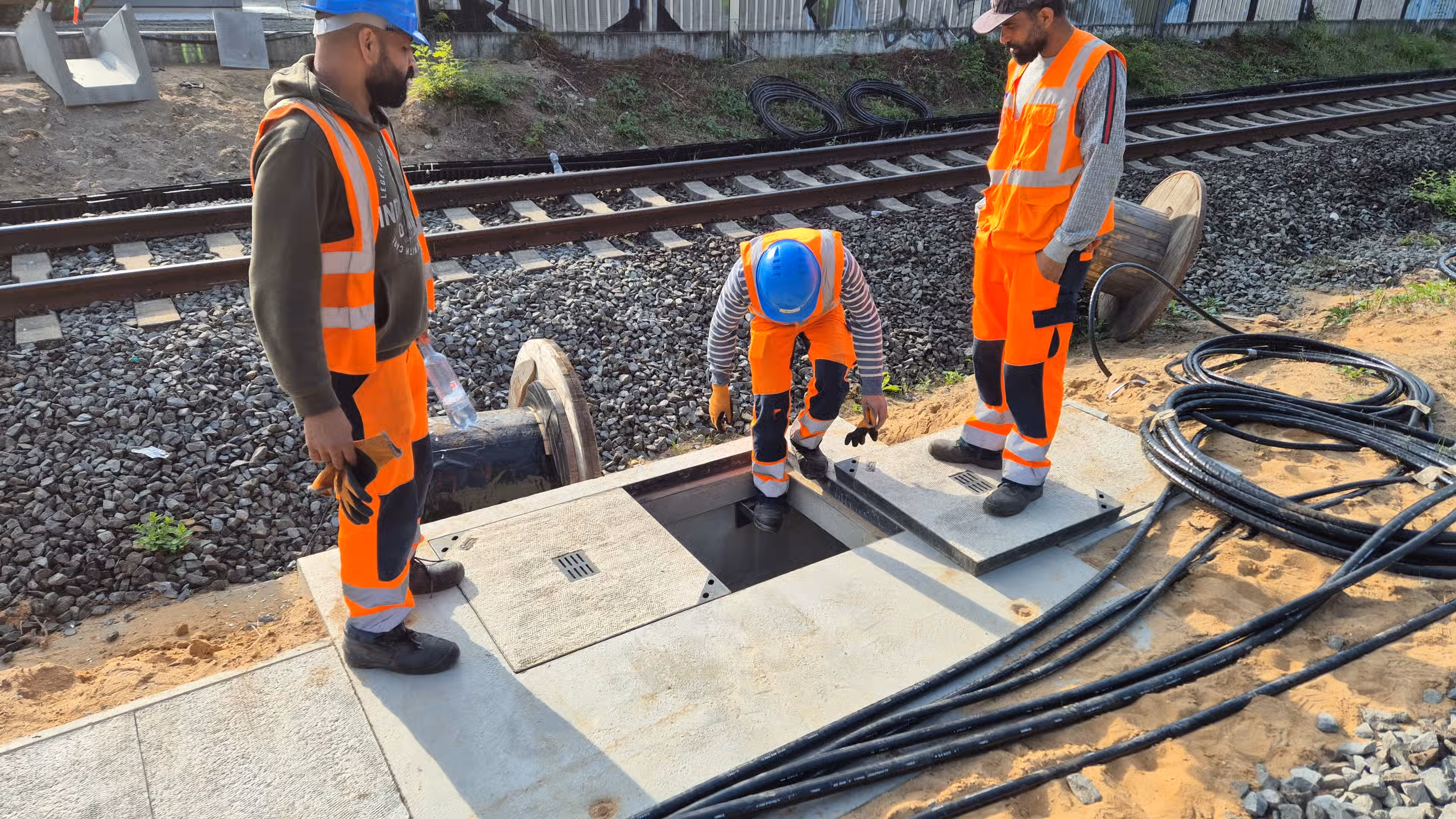 GFK-Kabelkanal-Instandhaltung bei der Fernbahn Berlin