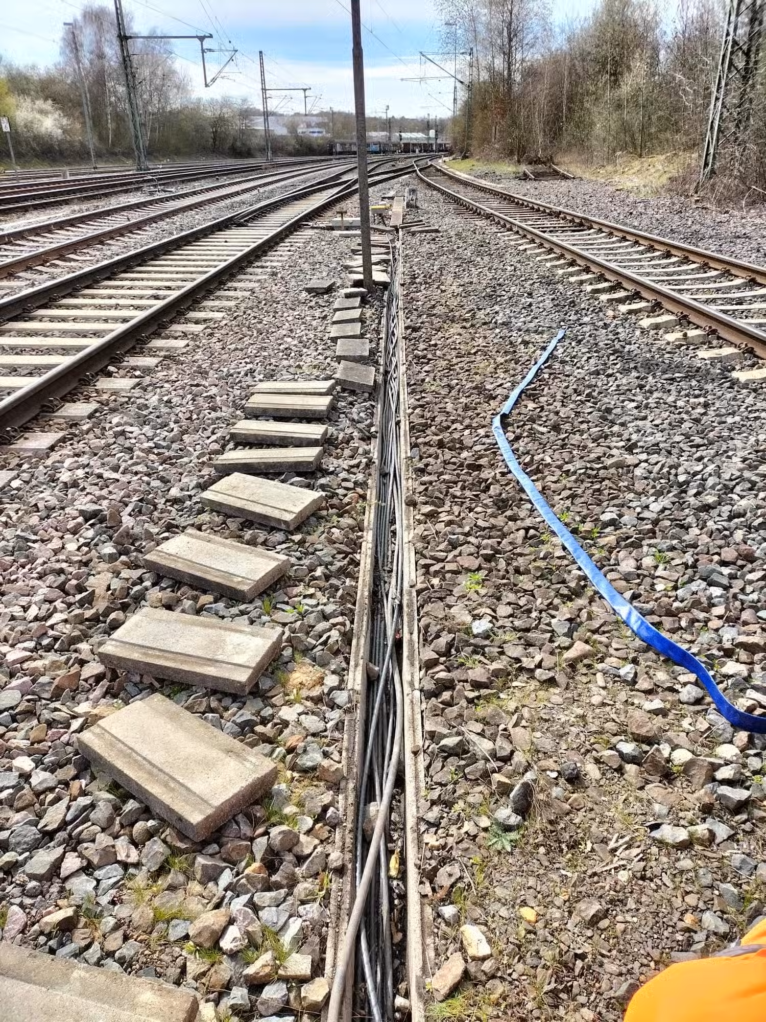 Kabelverlegearbeiten für das Projekt Riedbahn RMG Spitzke
